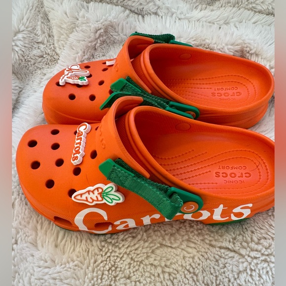 CROS CARROT DESIGN. Worn one time only!!! In perfect condition. SPECIAL DESIGN. - Picture 2 of 6